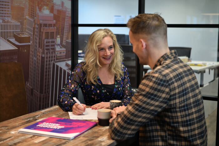 Tekenmoment van contract bij Medical voor ouderenzorg vacatures